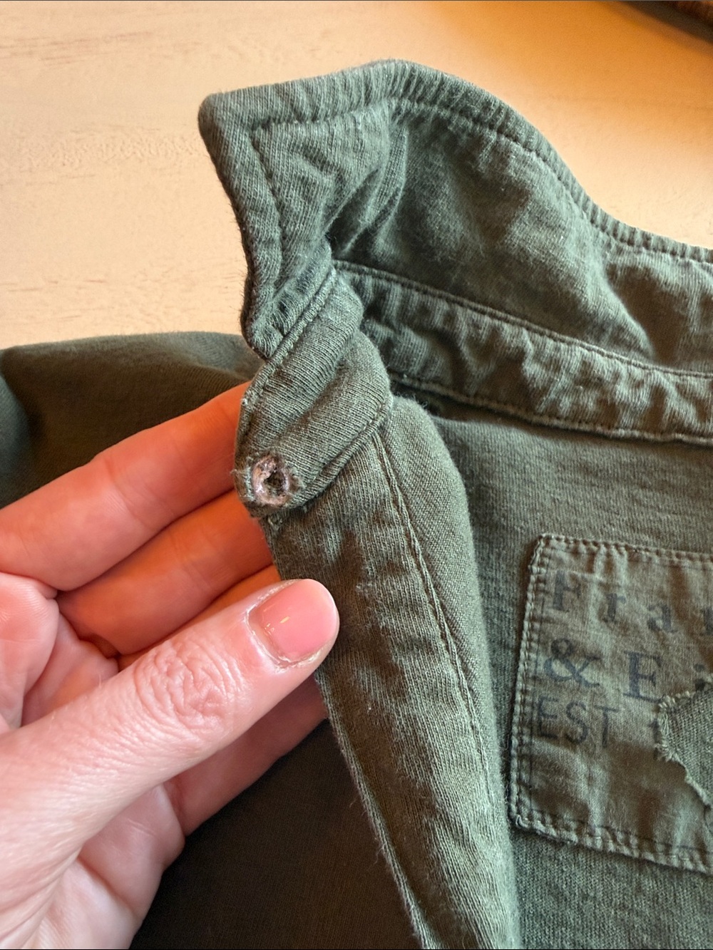 Frank & Eileen Patrick Olive Green Long-Sleeve Popover- with flaw - Picture 3 of 3